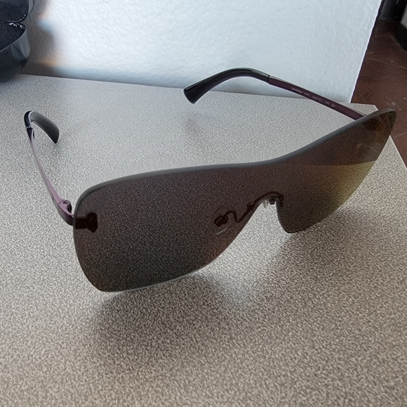 CHANEL BURGUNDY 4215 QUILTING RUNWAY SUNGLASSES main image 11